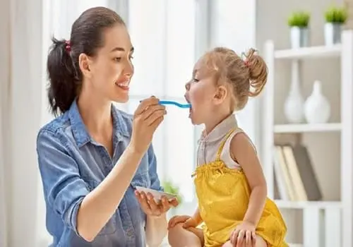 Beberapa Kesalahan Kebiasaan Orang Tua Ketika Memberi Makan Menyebabkan Anak Sakit